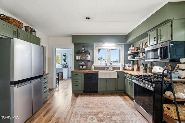 2115 Albon Road, Holland, OH 43528