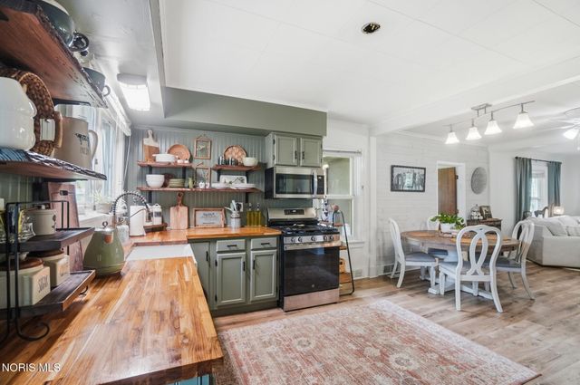 2115 Albon Road, Holland, OH 43528