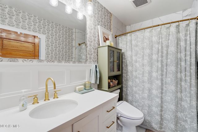 2115 Albon Road, Holland, OH 43528