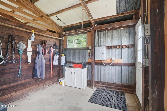 2115 Albon Road, Holland, OH 43528