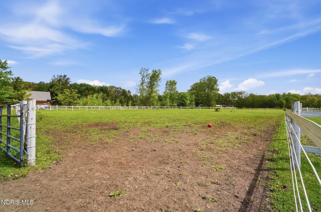 2115 Albon Road, Holland, OH 43528