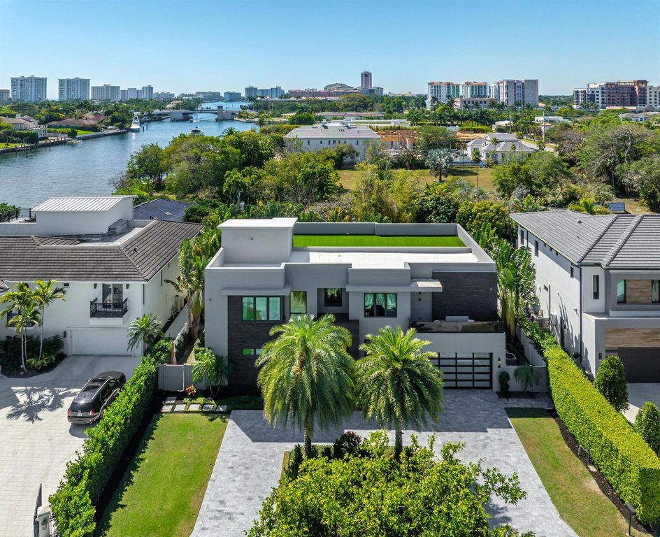520 NE 4th Lane, Boca Raton, FL 33432