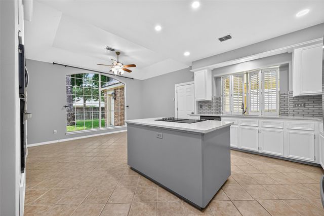 19902 Wood Walk Ln Lane, Humble, TX 77346
