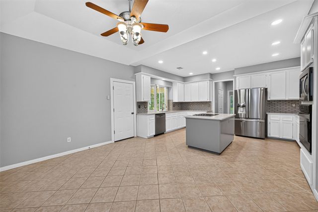 19902 Wood Walk Ln Lane, Humble, TX 77346