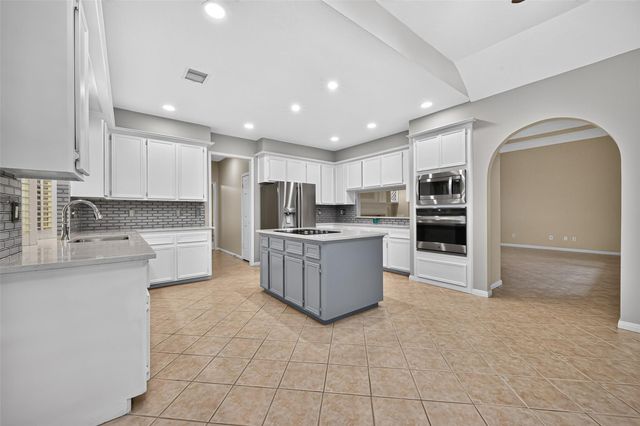 19902 Wood Walk Ln Lane, Humble, TX 77346
