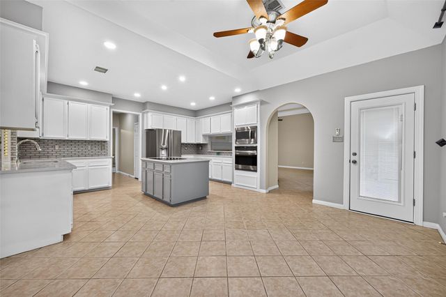 19902 Wood Walk Ln Lane, Humble, TX 77346