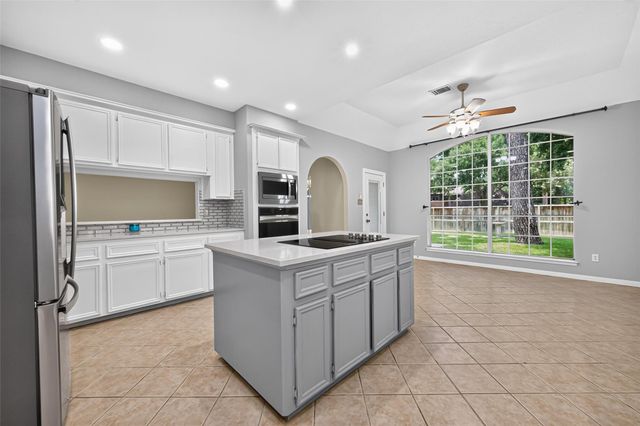 19902 Wood Walk Ln Lane, Humble, TX 77346
