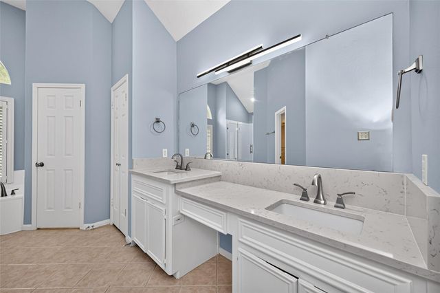 19902 Wood Walk Ln Lane, Humble, TX 77346