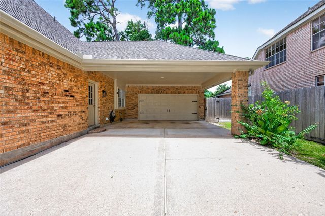 19902 Wood Walk Ln Lane, Humble, TX 77346