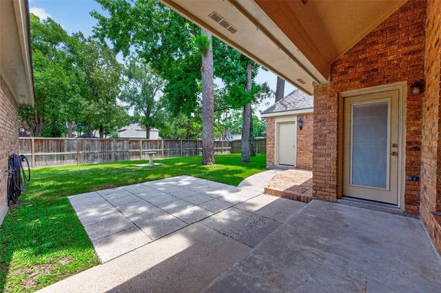 19902 Wood Walk Ln Lane, Humble, TX 77346