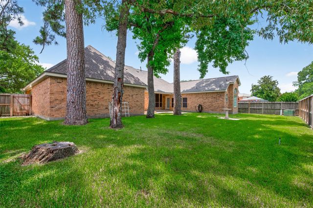 19902 Wood Walk Ln Lane, Humble, TX 77346