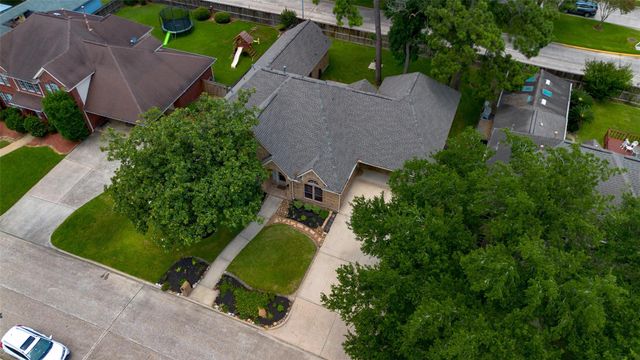 19902 Wood Walk Ln Lane, Humble, TX 77346
