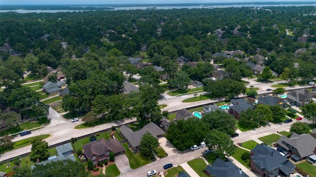 19902 Wood Walk Ln Lane, Humble, TX 77346