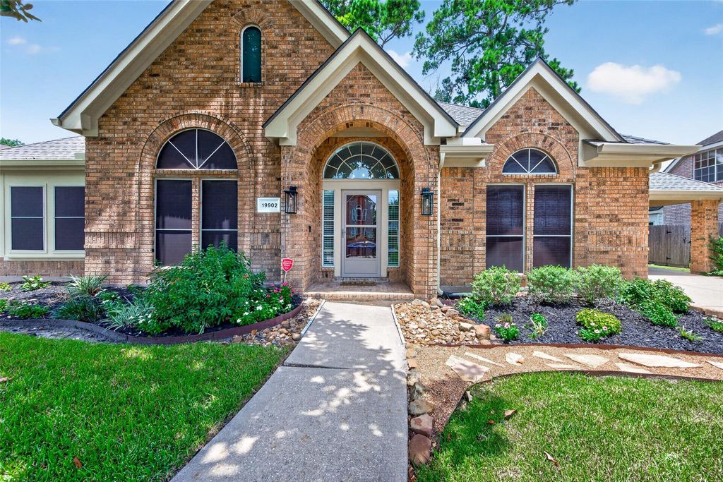 19902 Wood Walk Ln Lane, Humble, TX 77346