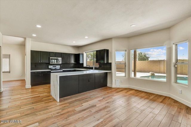3845 E WINDSONG Drive, Phoenix, AZ 85048