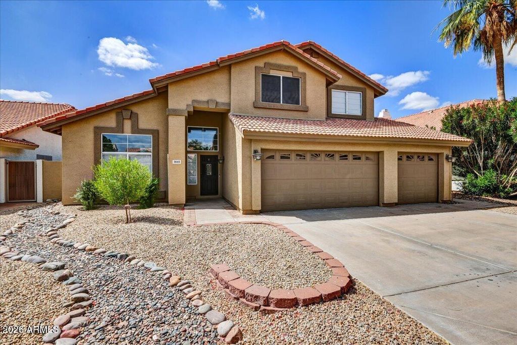 3845 E WINDSONG Drive, Phoenix, AZ 85048