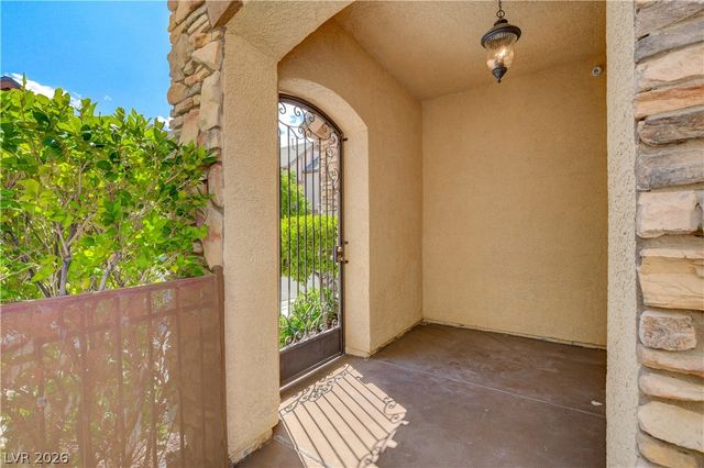 9176 Worsley Park Place, Las Vegas, NV 89145