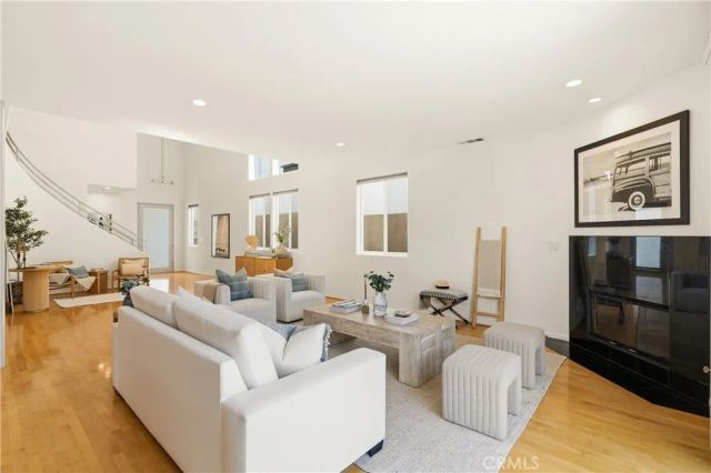 1305 11th, Manhattan Beach, CA 90266