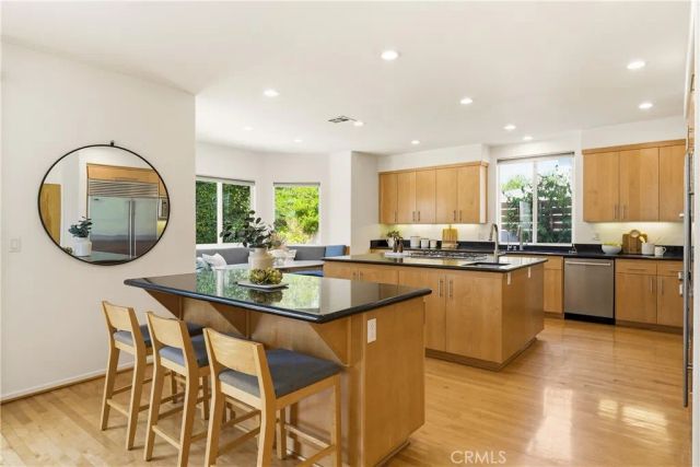 1305 11th, Manhattan Beach, CA 90266