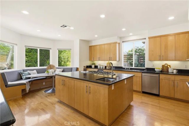 1305 11th, Manhattan Beach, CA 90266