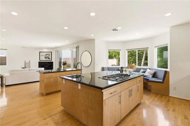 1305 11th, Manhattan Beach, CA 90266