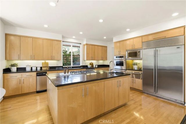 1305 11th, Manhattan Beach, CA 90266