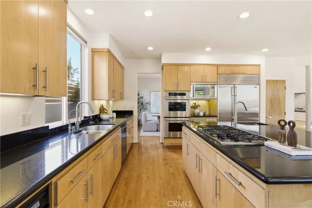 1305 11th, Manhattan Beach, CA 90266