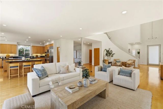1305 11th, Manhattan Beach, CA 90266