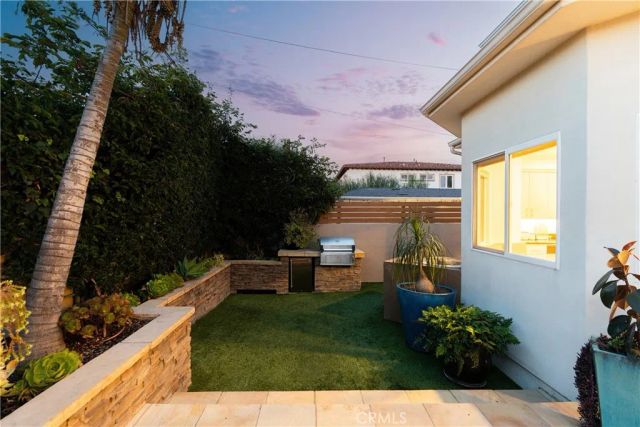 1305 11th, Manhattan Beach, CA 90266