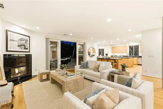 1305 11th, Manhattan Beach, CA 90266