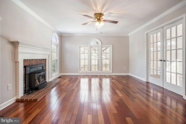 15320 JORDANS JOURNEY DR, Centreville, VA 20120