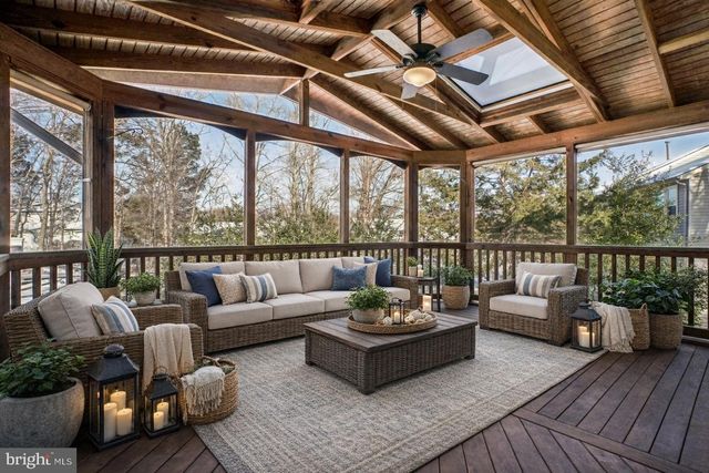 15320 JORDANS JOURNEY DR, Centreville, VA 20120