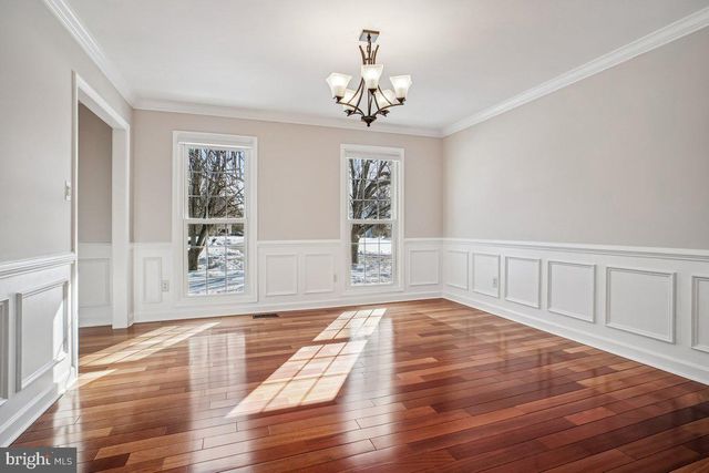 15320 JORDANS JOURNEY DR, Centreville, VA 20120