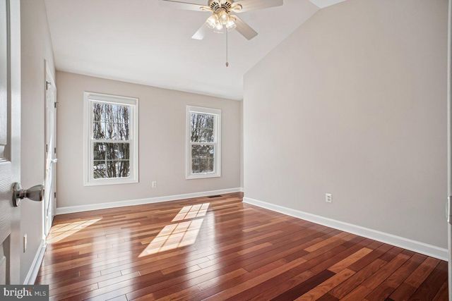 15320 JORDANS JOURNEY DR, Centreville, VA 20120