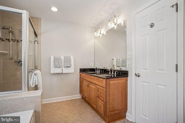 15320 JORDANS JOURNEY DR, Centreville, VA 20120