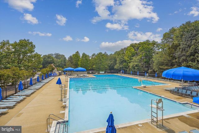 15320 JORDANS JOURNEY DR, Centreville, VA 20120