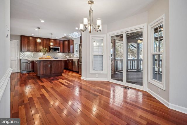 15320 JORDANS JOURNEY DR, Centreville, VA 20120