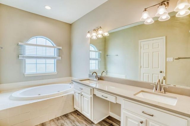 7118 Turtle Lagoon Row, Houston, TX 77036