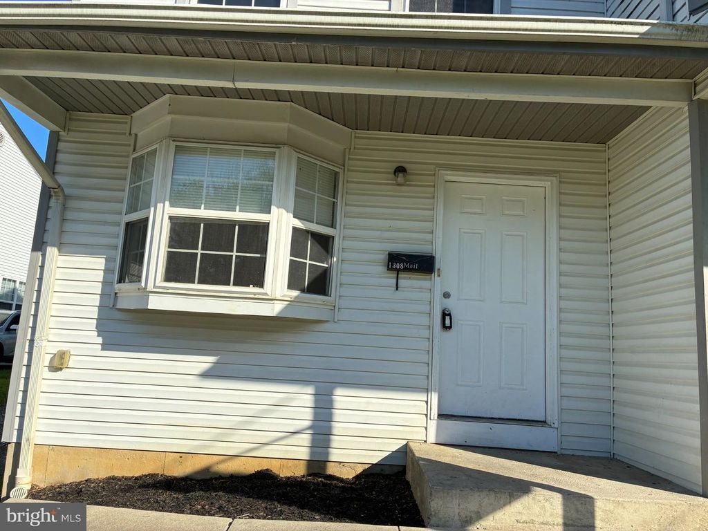 1308 WORRELL ST, Crum Lynne, PA 19022