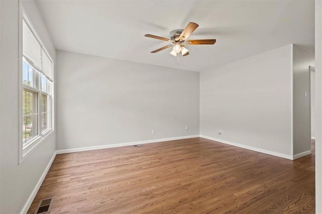 307 E 3rd Drive S, Independence, MO 64050