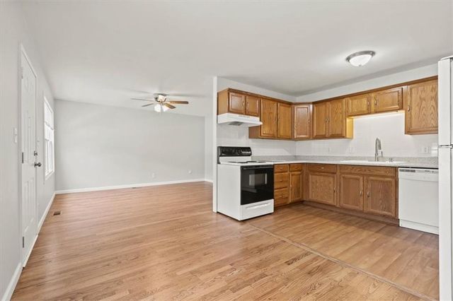 307 E 3rd Drive S, Independence, MO 64050