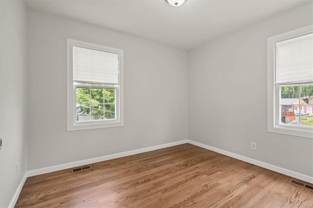 307 E 3rd Drive S, Independence, MO 64050