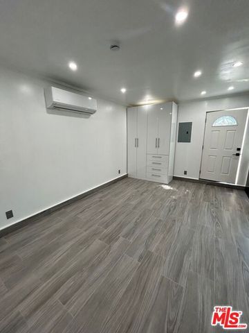 6915 Laramie Avenue, Winnetka, CA 91306