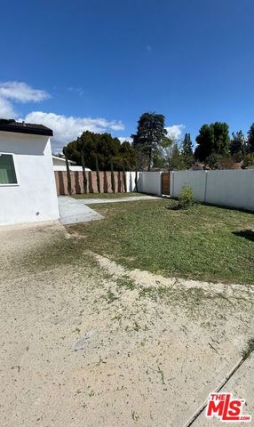 6915 Laramie Avenue, Winnetka, CA 91306