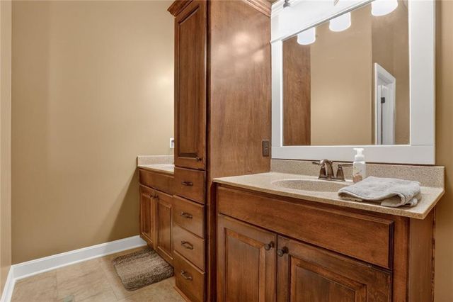 71 Anchor Drive, Lake Tapawingo, MO 64015