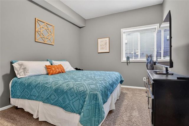 71 Anchor Drive, Lake Tapawingo, MO 64015