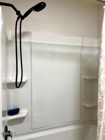 1225 Carriage Circle 101, Bristol, VA 24201