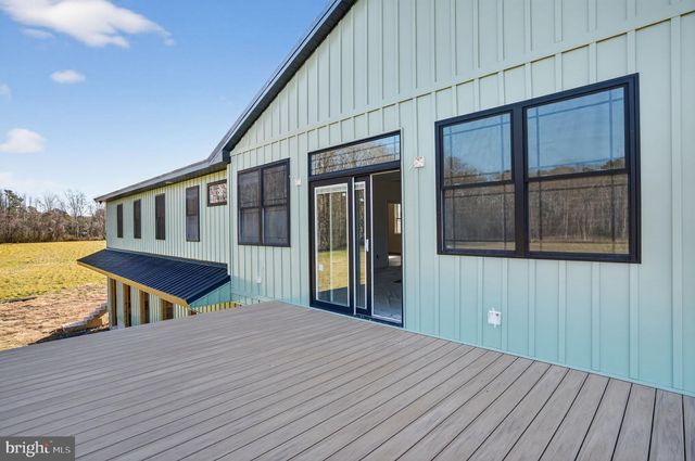 8005 HICKMAN FARM RD, Wallops Island, VA 23337