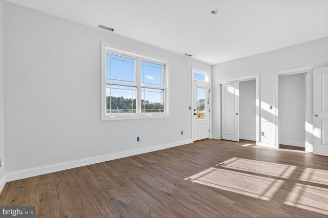 8005 HICKMAN FARM RD, Wallops Island, VA 23337