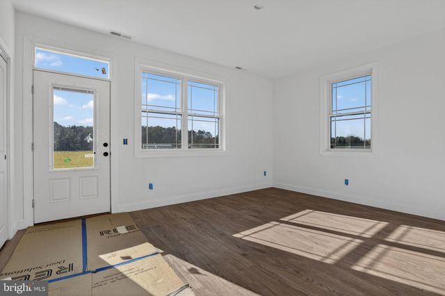 8005 HICKMAN FARM RD, Wallops Island, VA 23337